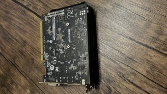 Predám grafickú kartu RX560 a základnú dosku - 9