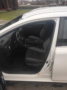 Toyota Auris combi - Top stav - 9