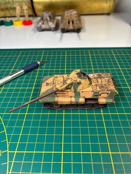 Model tank DE panter - 9