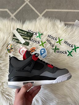 Jordan 4 - 9