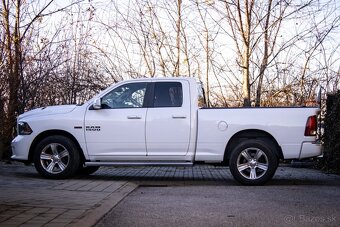 Dodge RAM 5.7 V8 Hemi 4x4 - 9