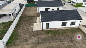 Krásny 4 izbový RD bungalov 92,26 m2 na pozemku 495 m2, Sene - 9