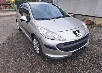 Peugeot 207 1,4 HDI 70 k Urban nafta manuál 50 kw - 9