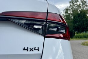 Škoda Superb Combi 2.0 TDI DSG 200k SPORTLINE 4X4 WEBASTO - 9