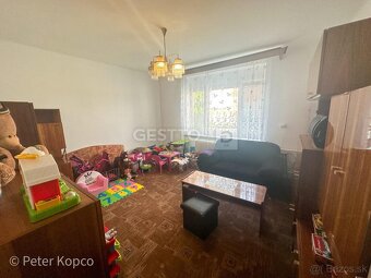 GESTTO | 5-IZBOVÝ RODINNÝ DOM | HOSTE | 619 m2 POZEMOK - 9