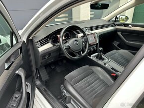 Volkswagen Passat Variant 2.0 TDI BMT R-Line Highline - 9