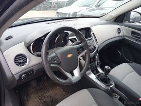 Chevrolet Aveo Cruze - 9