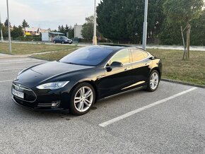 Tesla S - 9