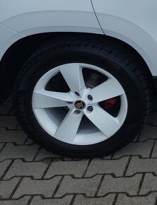 5x112R17 Škoda 7J ET45 + 225/55R17 - 9