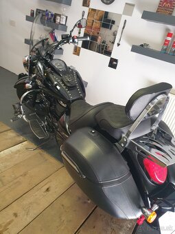 Suzuki intruder 800c - 9