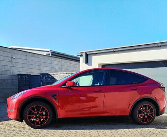 Tesla model Y Long Range - 9