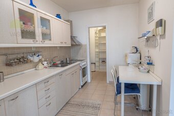 Na prenájom priestranný 3-izbový byt s lodžiou, 101 m², Zadu - 9