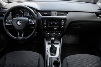 Škoda Octavia Combi 2.0 TDI Elegance/Style DSG - 9