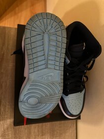 Air Jordan 1 High OG "UNC Patent Leather" sneakers - 9