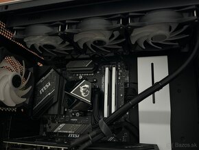 ➡️Ryzen 7 9700X\32GB\RTX 4070\SSD-HDD\850W Zdroj\zár. 48m - 9