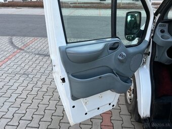 Ford Transit 2.2 TDCi 81kw 9 míst L2H2 - 9