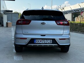 Kia Niro Hybrid Platinum - 9