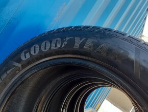 225/55R17 zimné pneumatiky GoodYear - 9