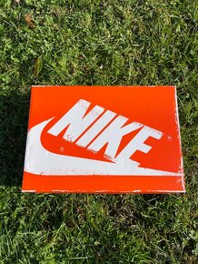 Nike Air Jordan 1 Lost and Found - 9