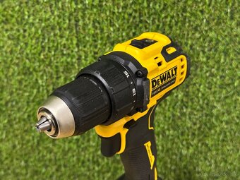 DeWALT DCD708 vŕtací skrutkovač - 9