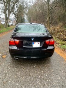 Predám BMW e90 325i manuál - 9