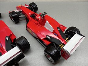 3x F1 FERRARI F2001 a F399 SCHUMACHER HOTWHEELS 1:18 - 9