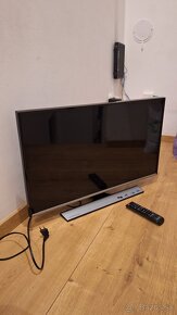 LED TV Monitor Samsung - 9