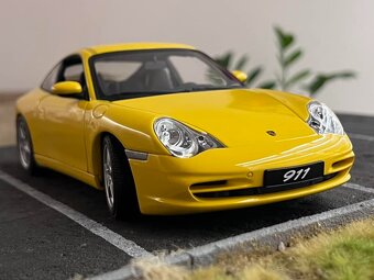 1:18 PORSCHE 911 Carrera - AUTOart - 9