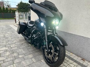 Harley Favidson Street Glide - 9