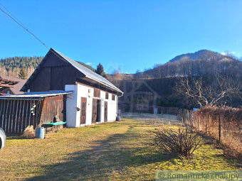 Murovaný dom s dreveničkou na krásnom mieste s veľkým slne - 9