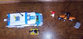 2x lego - karavan a polícia, + trojica figúrok - 9