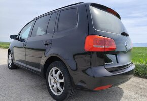 Volkswagen Touran - 9