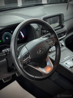 Hyundai Kona Electric 100 - 9