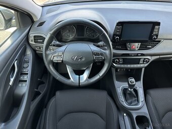 Hyundai i30 CW 1.6 CRDi M6, r.v.: 2021 - 9