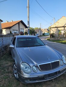 Dobrý mám na predaj mercedes e270 w211auto je nepojazne - 9