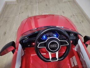 Elektrické autíčko Audi TT RS - výborný stav - 9