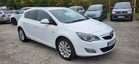 Opel Astra 1.7 CDTI  Sport rok 2012 - 9