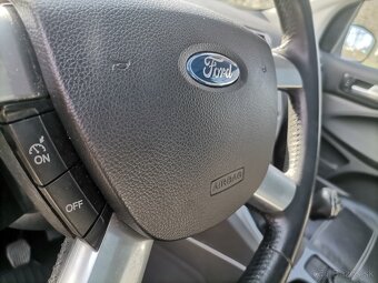 Ford Kuga  4x4  manuál 6st. DOBRA VÝBAVA - 9