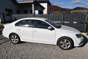 Volkswagen Jetta 1,2 tsi r.2015 - 77kw 6 rychlosti - TOP - 9