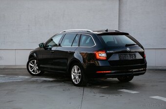 ✅ Škoda Octavia Combi 2.0 TDI Style DSG - 9