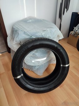 Good Year 215/55 R18 99V - 9