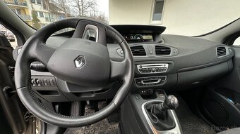 Renault Grand Scenic - 9