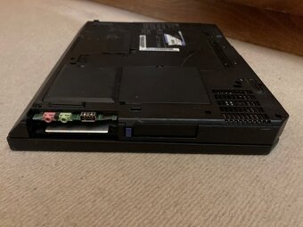 IBM ThinkPad R30 - 9