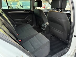 Volkswagen Passat Variant 2.0 TDI Elegance 4Motion DSG - 9