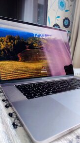 MacBook Pro 16" i7/32GB RAM/512GB SSD - 9