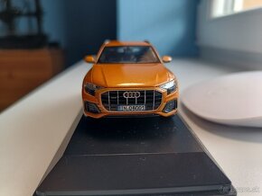 Model auta Audi Q8 2017 (Dragon Orange) - 9