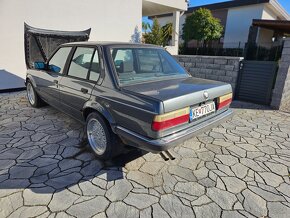 BMW E30 320i - 9