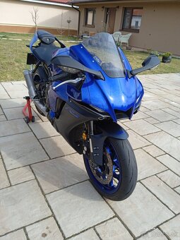 Yamaha R1 2022 - 9