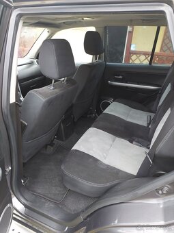 Suzuki Grand Vitara 2.4 - 9