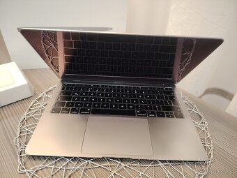 Apple MacBook Air 13.3 + nový 87w adaptér - 9